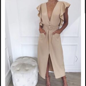 Pretty Lavish Ruben V-Neck Dress